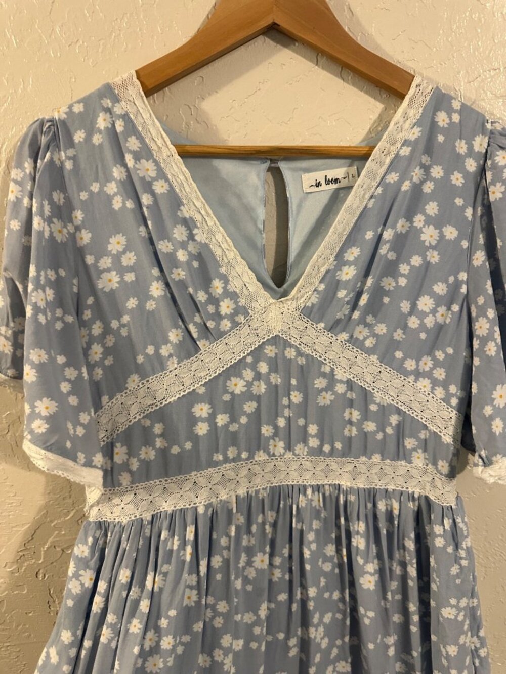 In Loom Blue & White Daisy Lace V Neck Prairie Cottage Core Maxi Maxi Dress - Picture 5 of 10